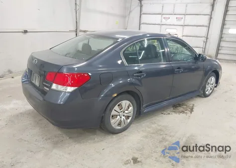 2010 Subaru Legacy 2.5I z USA, uszkodzony, nr VIN 4S3BMBA69A3240448